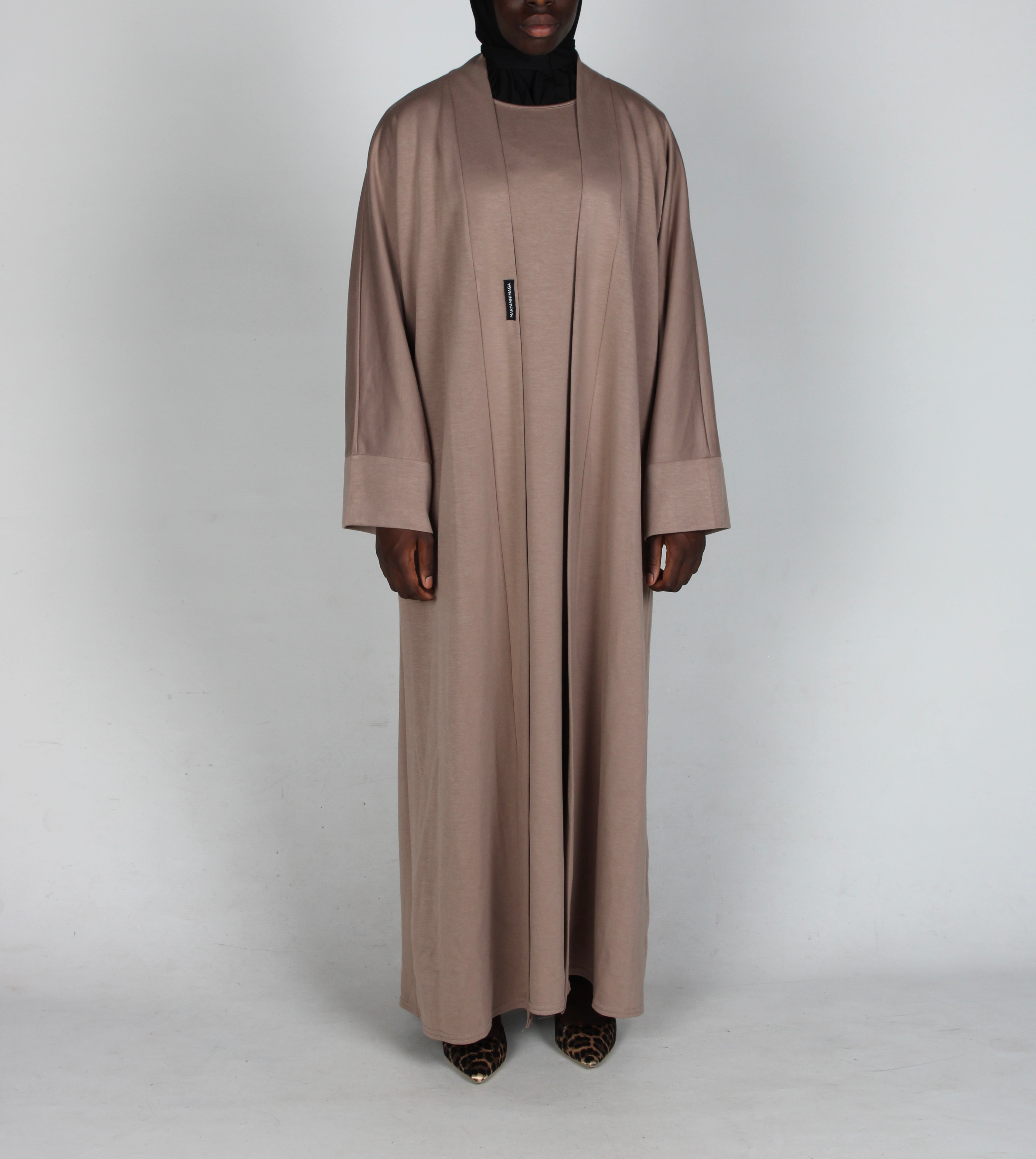 Essential abaya