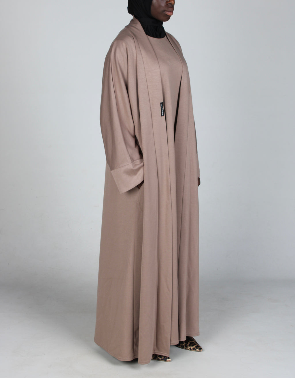 Essential abaya